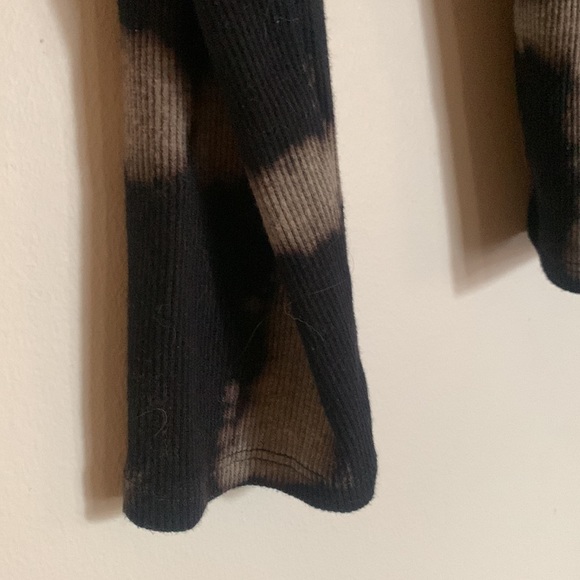 CHASER RECYCLED VINTAGE RIB LONG SLEEVE TOP WITH TWIST DETAIL - Picture 10 of 12